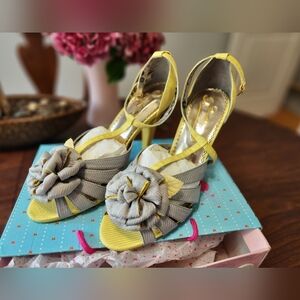 Poetic Licence yellow/grey Shoes NWT Size 40 1/2